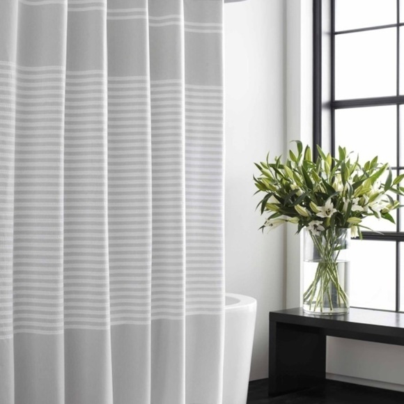 NWT Vera Wang 100% Cotton Lightweight Shower Curtain 70" x 72" Seersucker - Picture 2 of 5